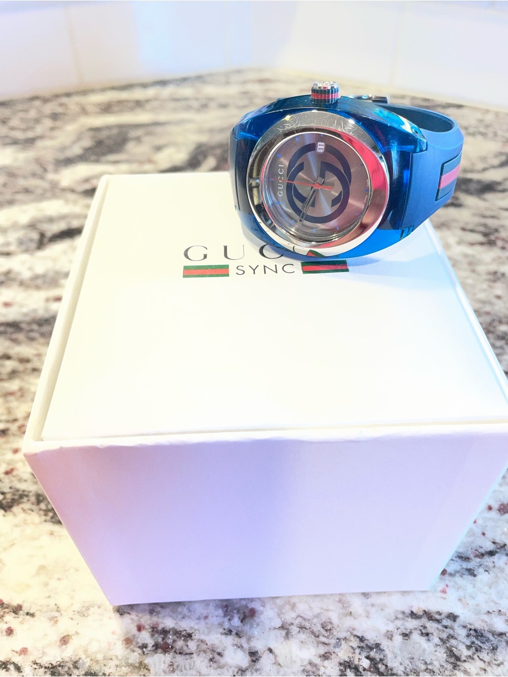 Gucci Like new Sync XXL 46mm YA 137104. Blue Band   Unisex.